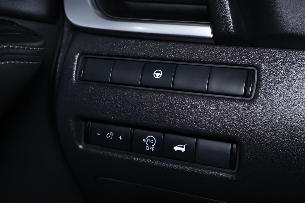 Used 2024 Nissan Rogue SV image 27