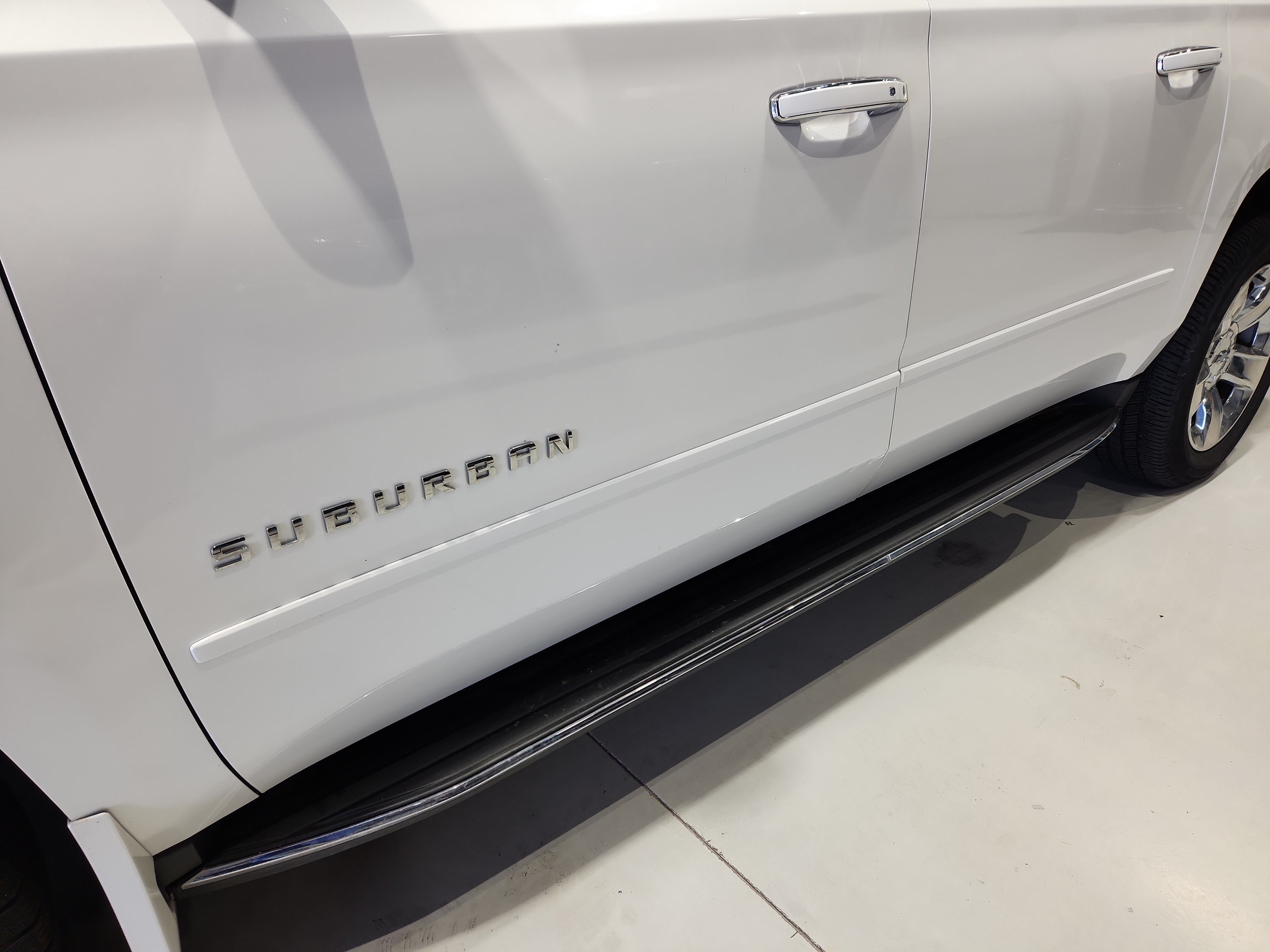 Used 2018 Chevrolet Suburban Premier AWD/4WD image 23