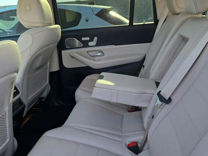 Used 2021 Mercedes-Benz GLS 580 4MATIC image 11