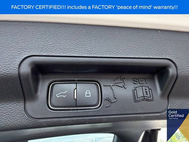 Used 2023 Ford Explorer XLT w/ Equipment Group 202A AWD/4WD image 19