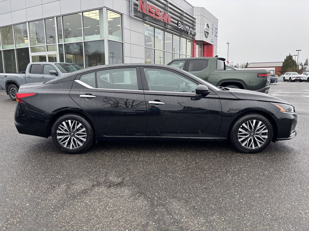 Used 2025 Nissan Altima 2.5 SV image 8
