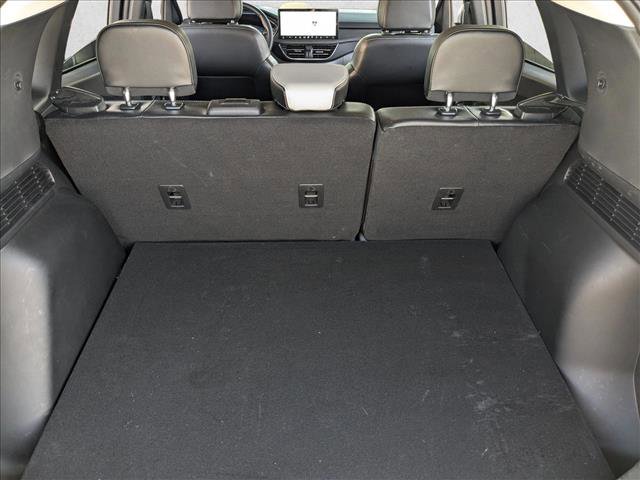 Used 2025 Ford Escape SE w/ PHEV Premium Package FWD image 6