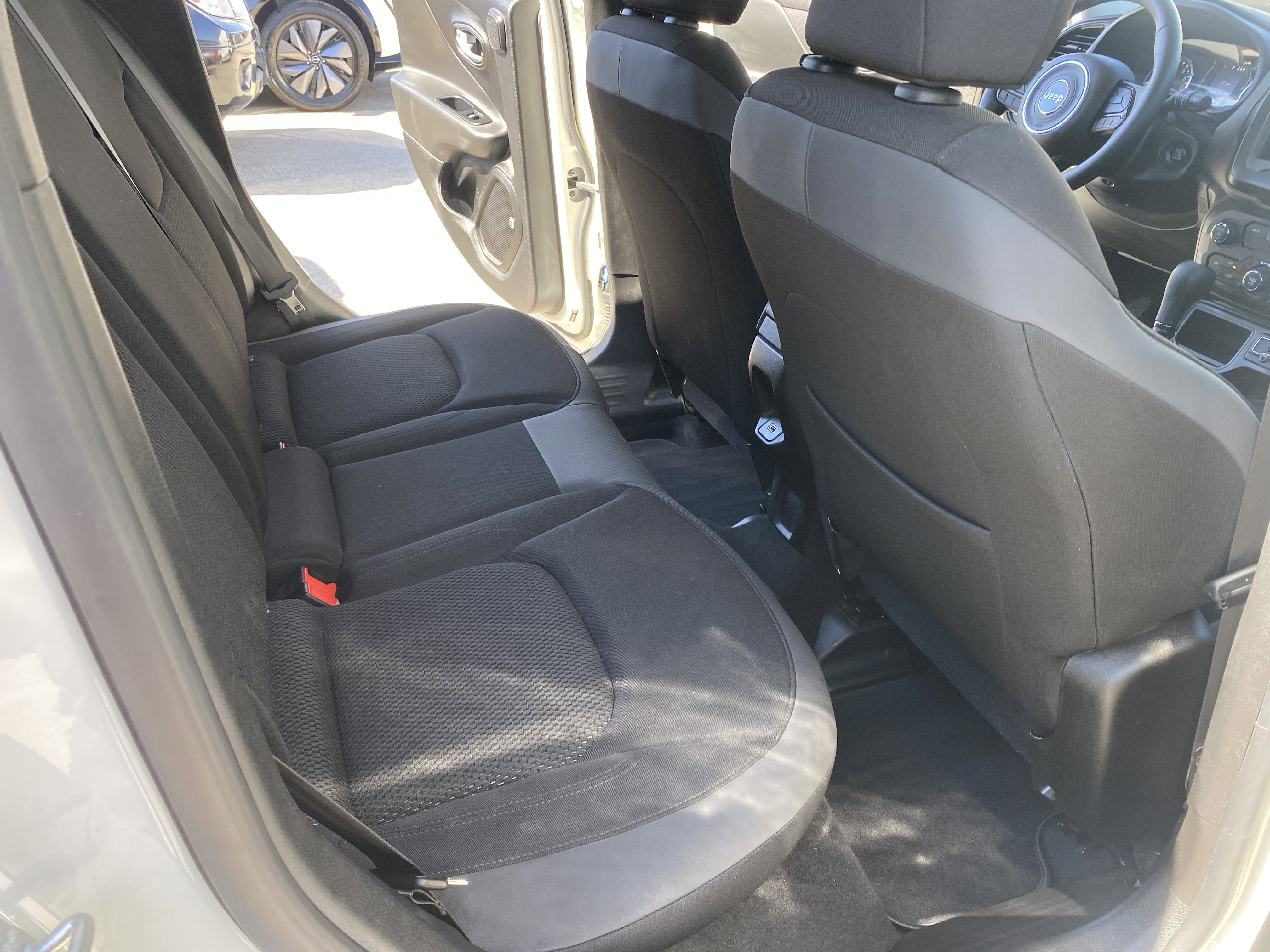 Used 2019 Jeep Renegade Altitude w/ Quick Order Package 22M image 16