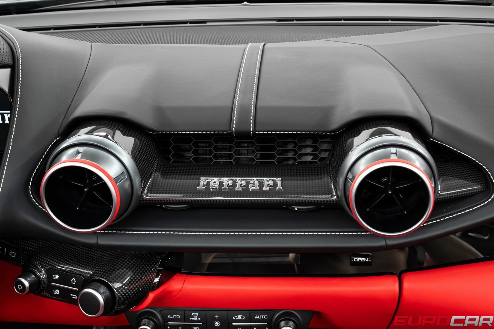 Used 2022 Ferrari 812 GTS image 30