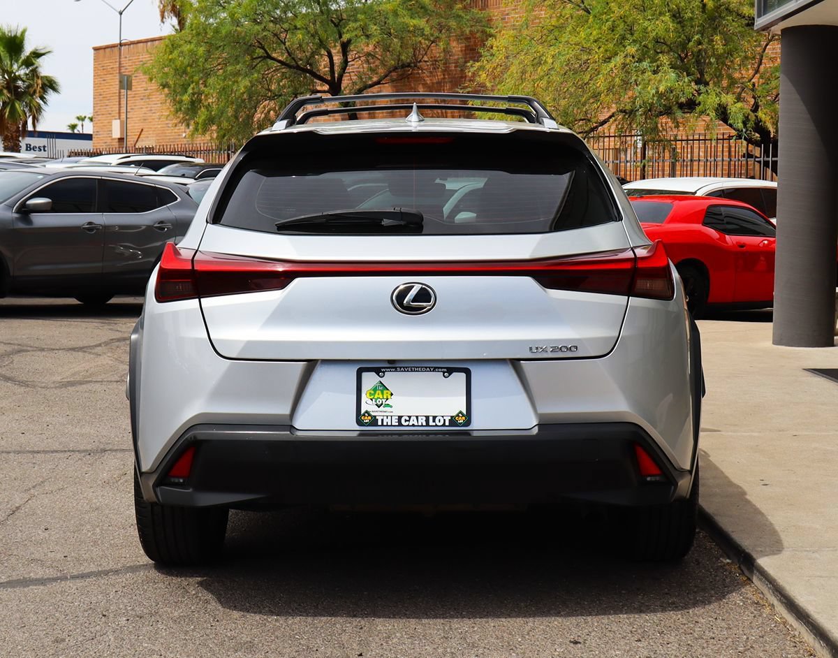Used 2019 Lexus UX 200 w/ Premium Package FWD image 11