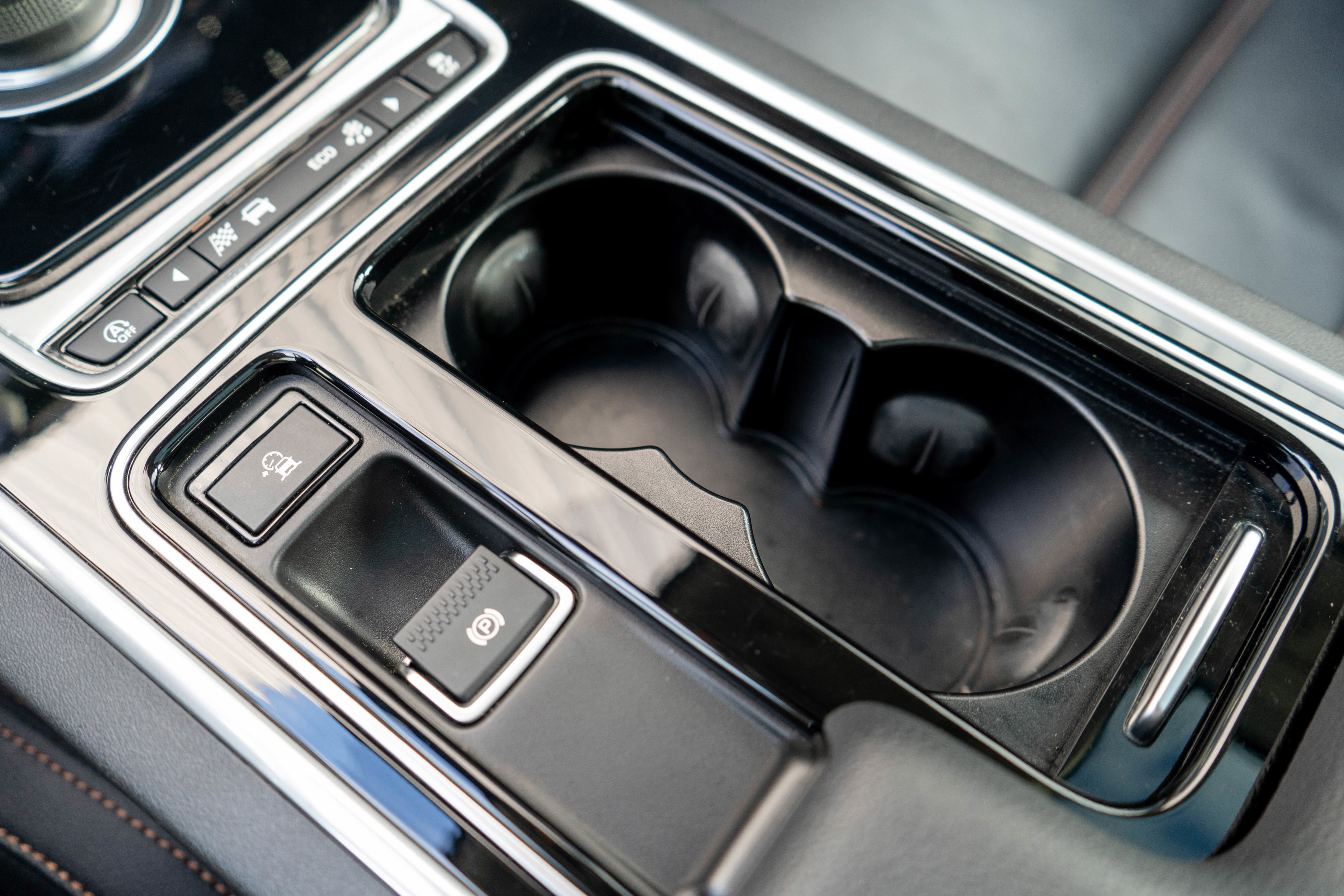 Used 2018 Jaguar XE Prestige image 22