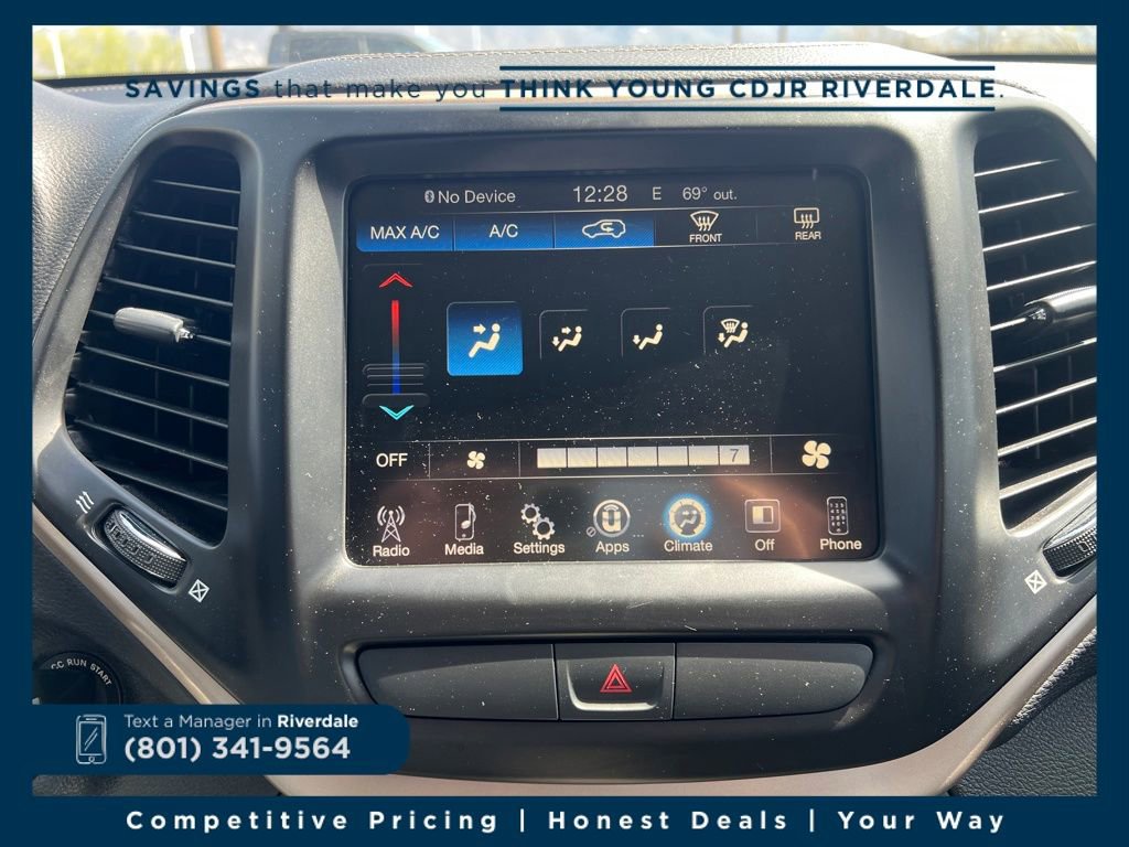 Used 2017 Jeep Cherokee Latitude w/ Comfort & Sound Group image 13