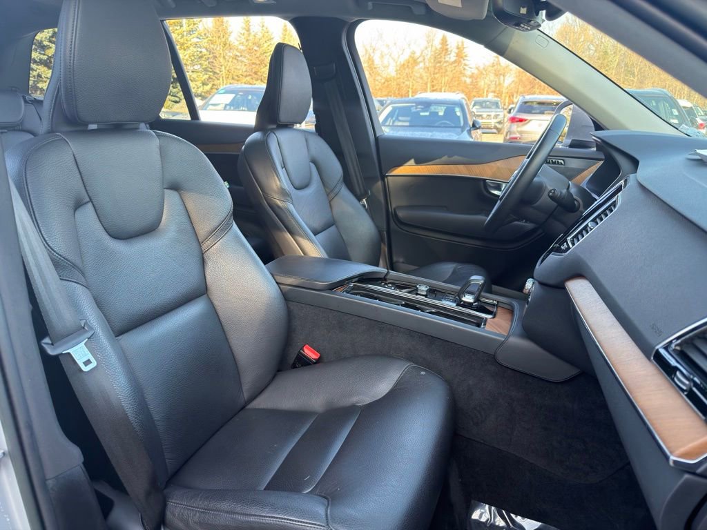 Used 2023 Volvo XC90 B6 Plus w/ Protection Package Premier image 30