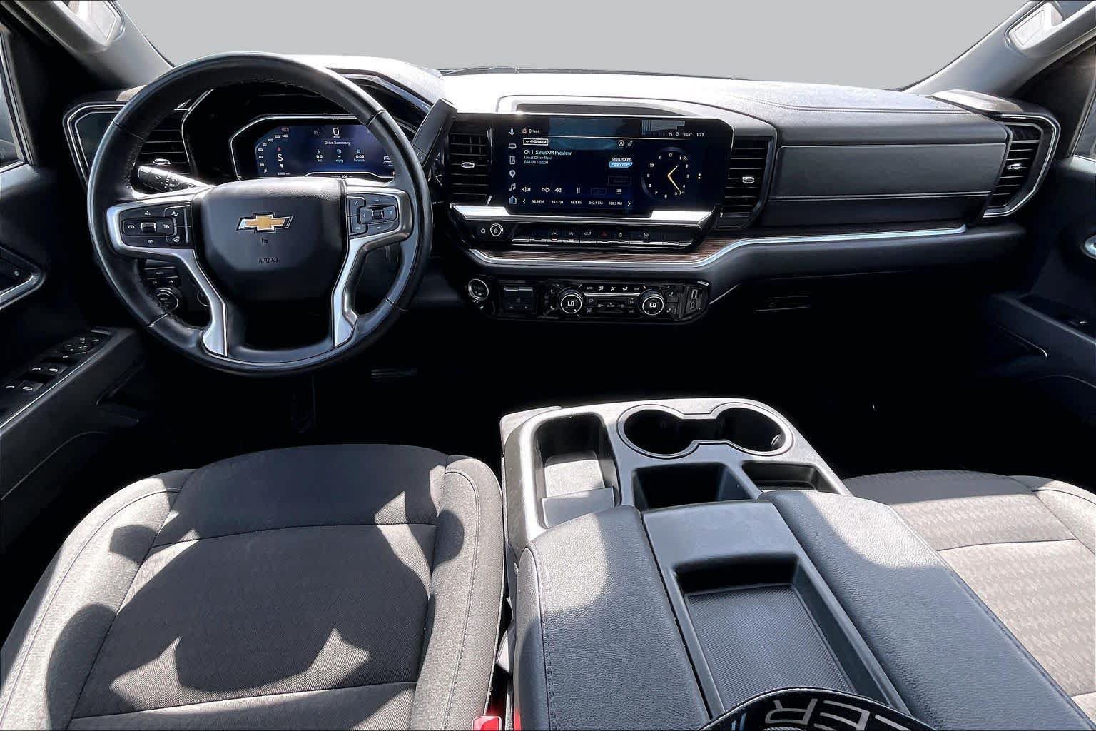 Used 2025 Chevrolet Silverado 1500 LT AWD/4WD image 15