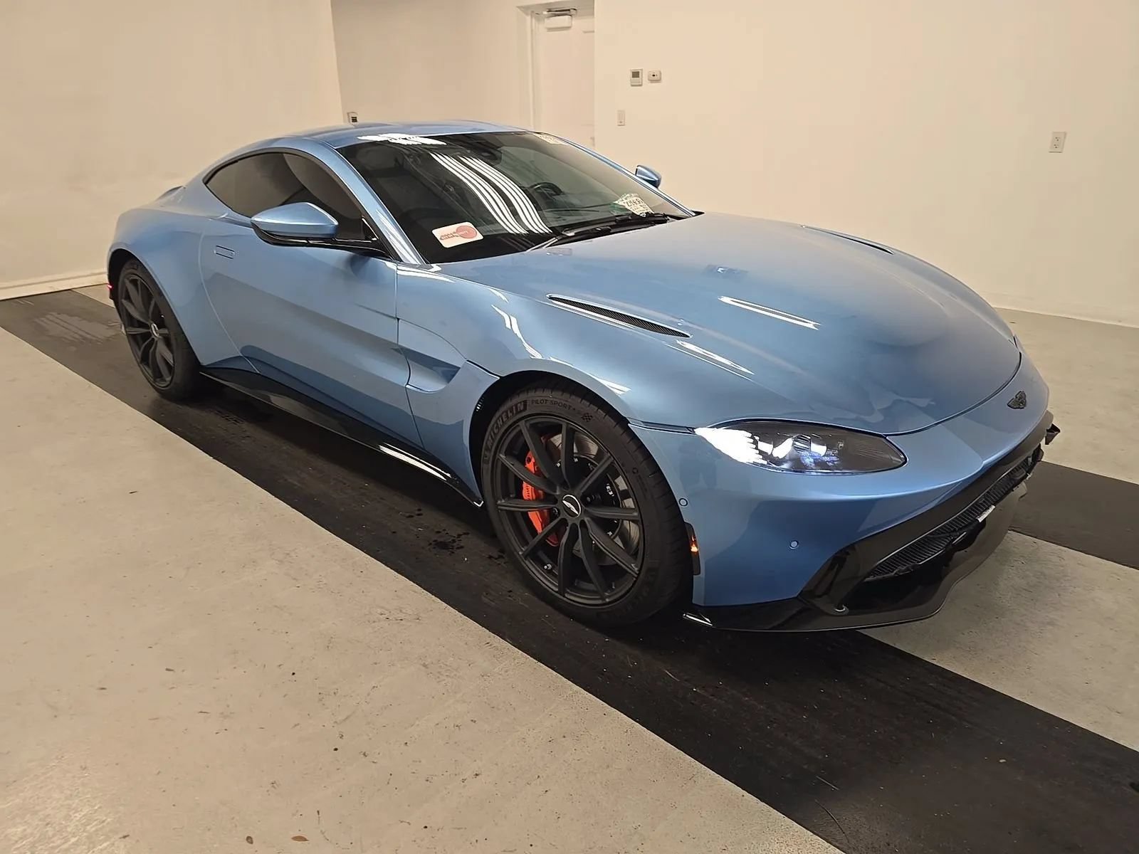 Used 2020 Aston Martin V8 Vantage Coupe RWD image 8