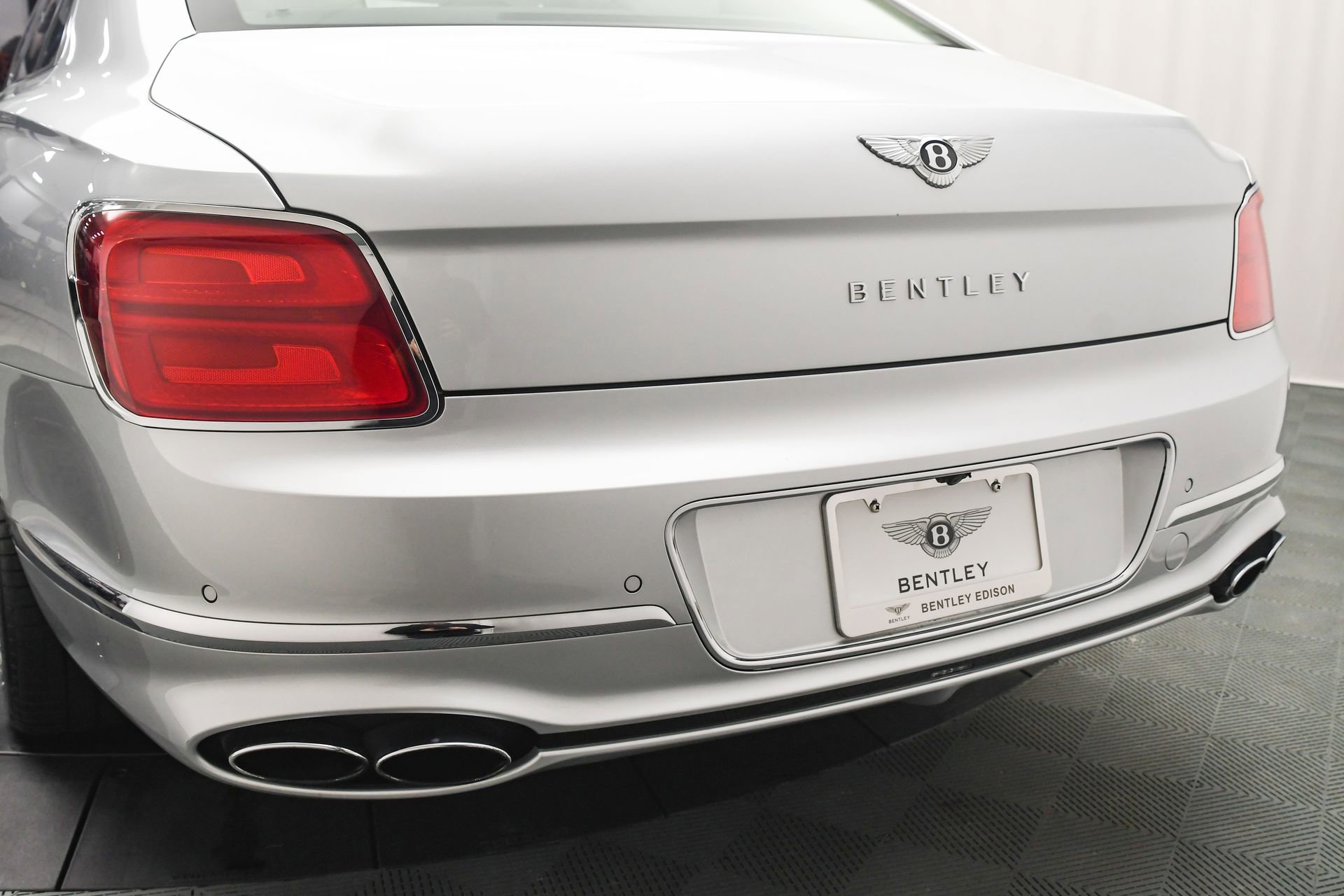 Used 2022 Bentley Flying Spur V8 image 23