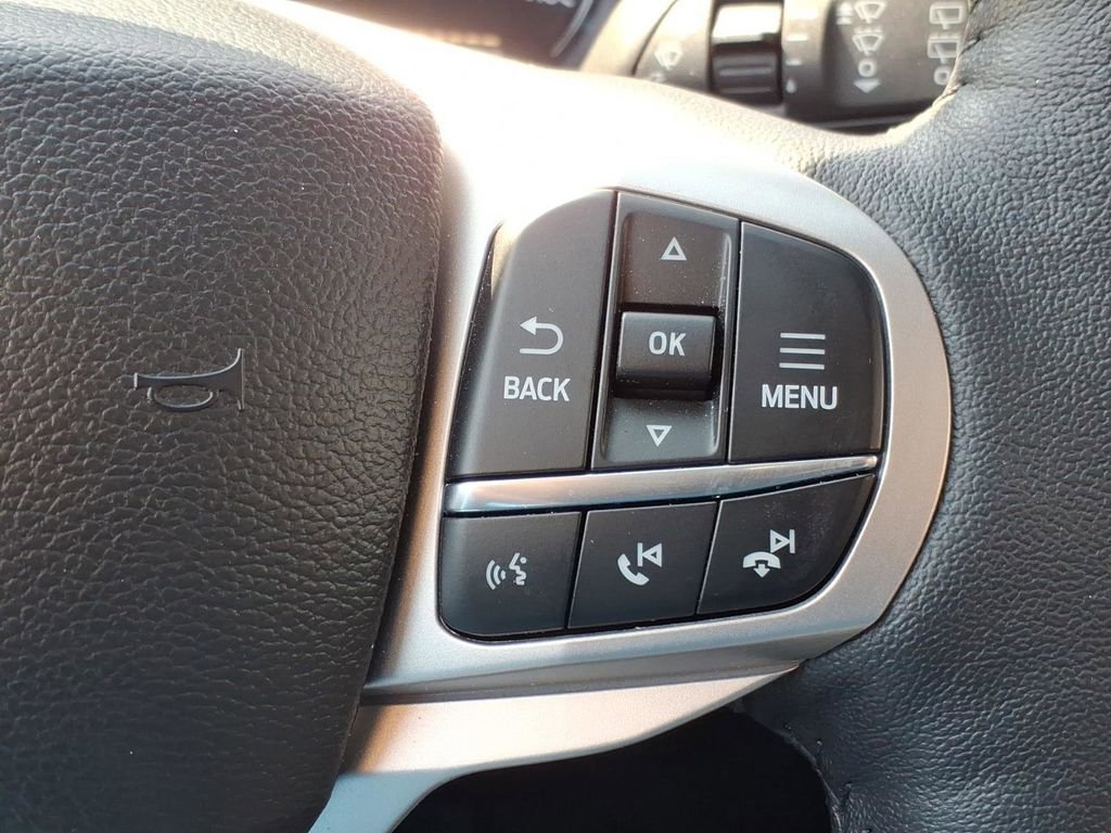 Used 2024 Ford Explorer XLT w/ Equipment Group 202A AWD/4WD image 26