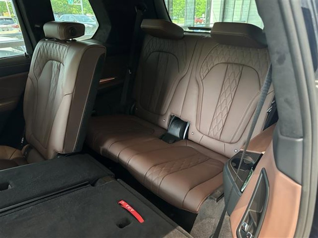New 2025 BMW X7 M60i image 15