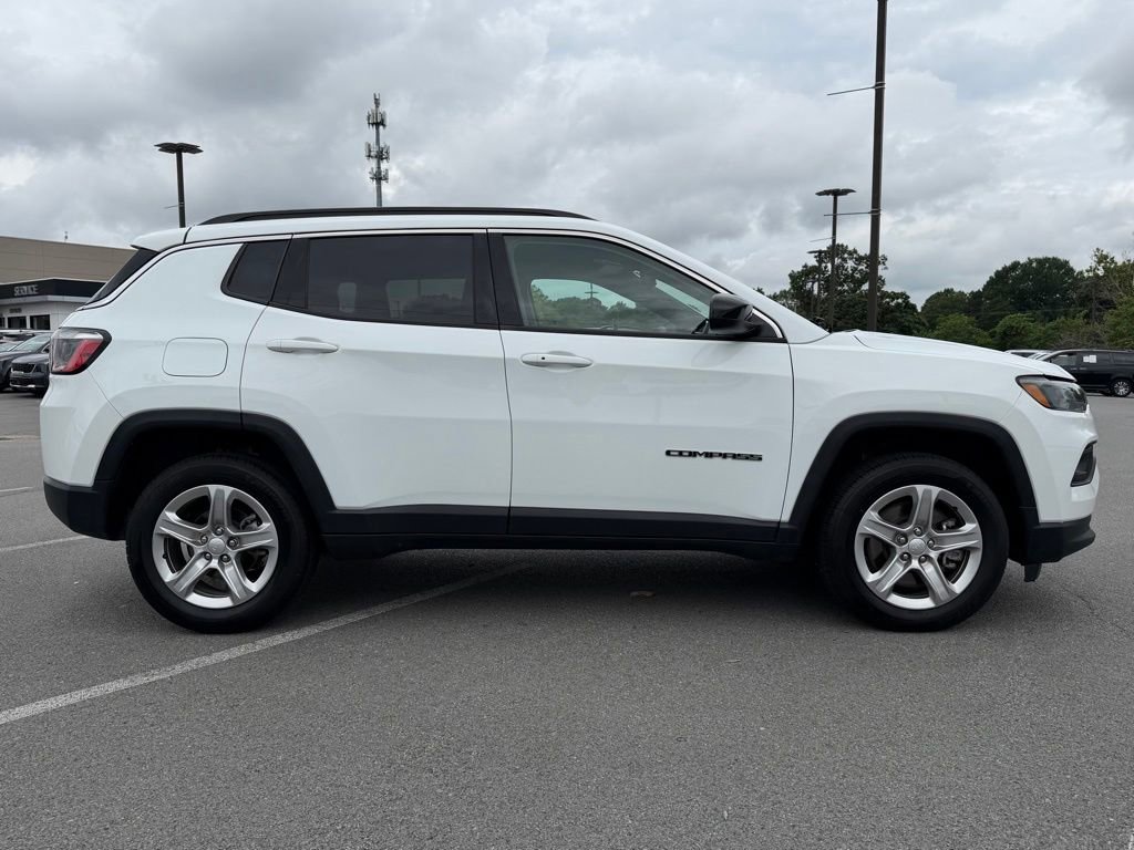 Used 2024 Jeep Compass Latitude AWD/4WD image 8