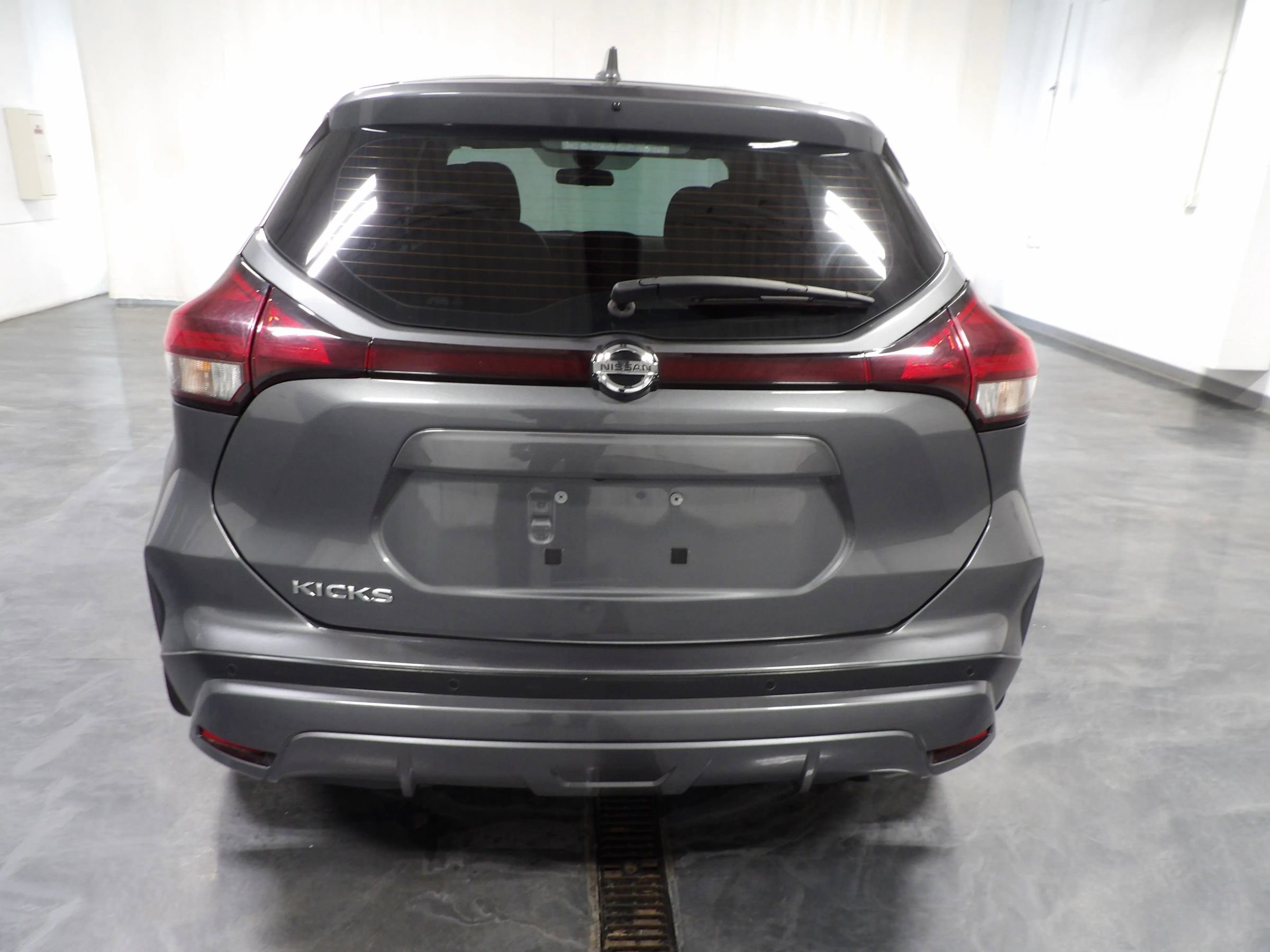 Used 2021 Nissan Kicks S FWD image 6