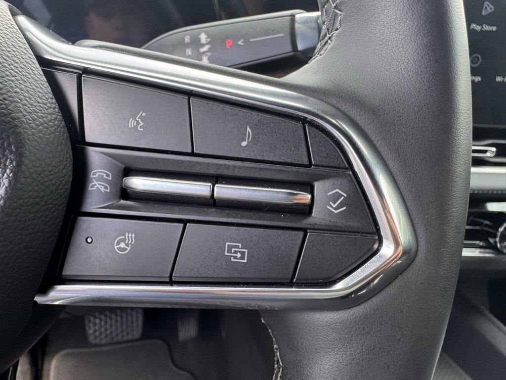 Used 2025 Chevrolet Equinox LT image 4