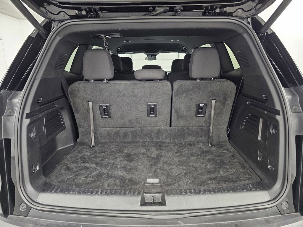 Used 2025 GMC Acadia Elevation image 26