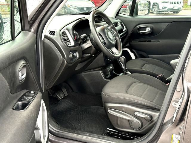 Used 2019 Jeep Renegade Latitude image 10