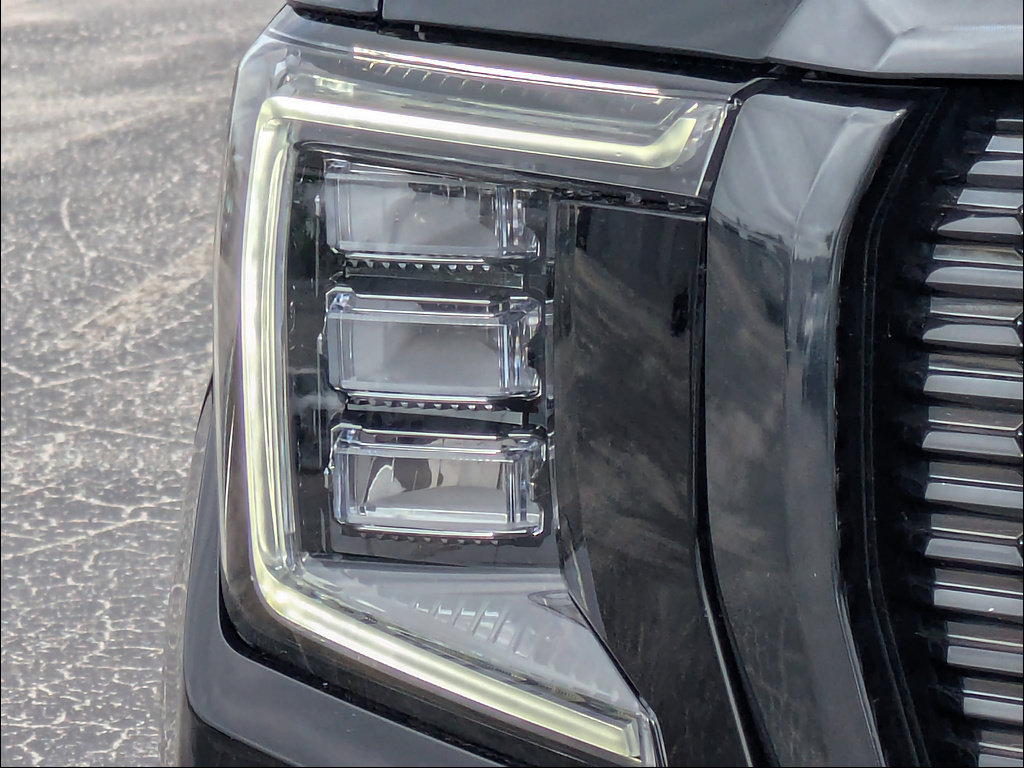 Used 2024 GMC Yukon XL Denali Ultimate AWD/4WD image 10