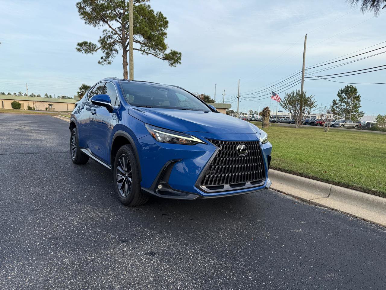 Used 2023 Lexus NX 250 FWD w/ Towing Package (2000 Lbs) image 4