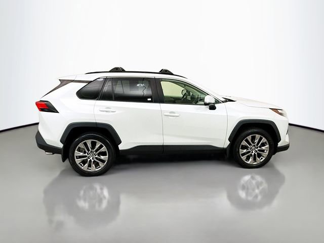 Used 2023 Toyota RAV4 XLE Premium image 8