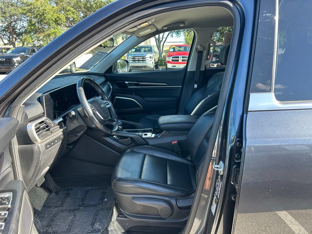 Used 2023 Kia Telluride LX FWD image 16