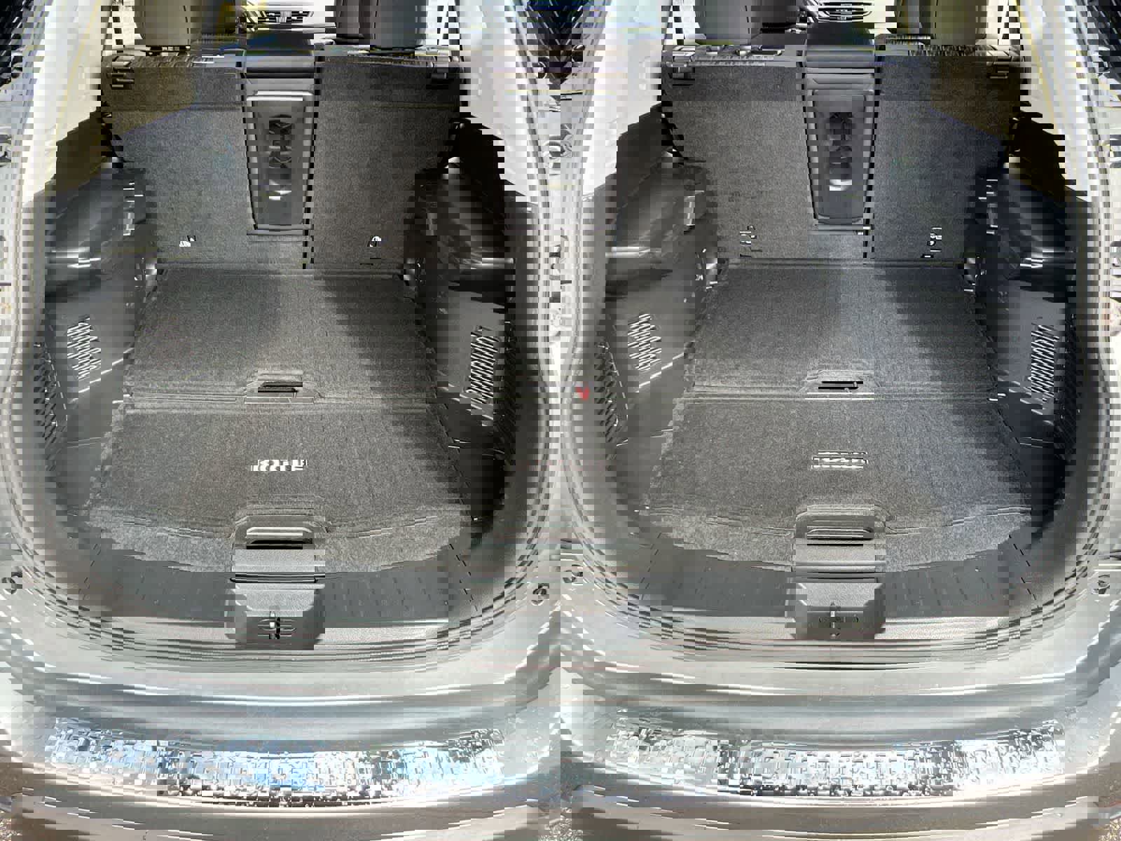 Used 2018 Nissan Rogue S image 33