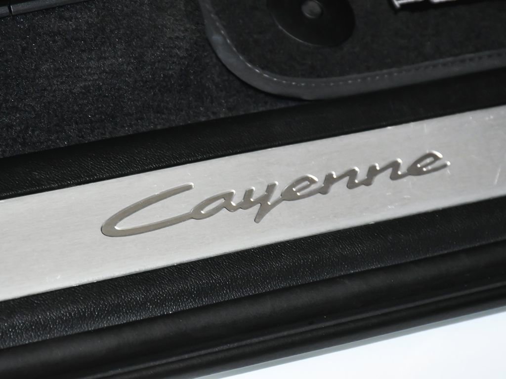 Used 2024 Porsche Cayenne Coupe AWD/4WD image 16