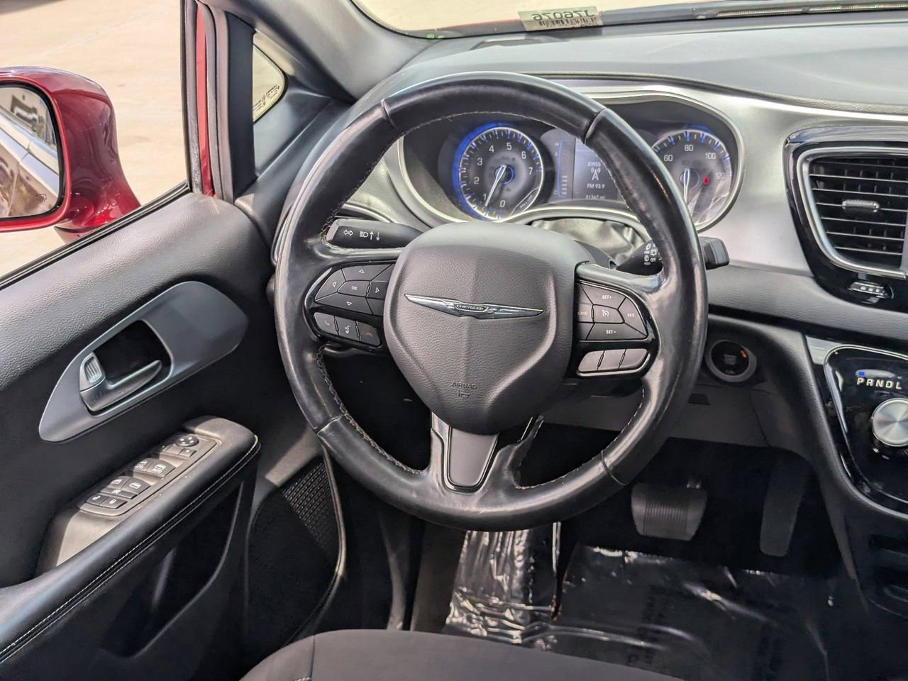 Used 2020 Chrysler Pacifica Touring w/ S Appearance Package FWD image 13