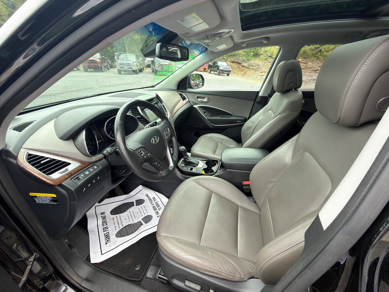 Used 2017 Hyundai Santa Fe Limited FWD image 9