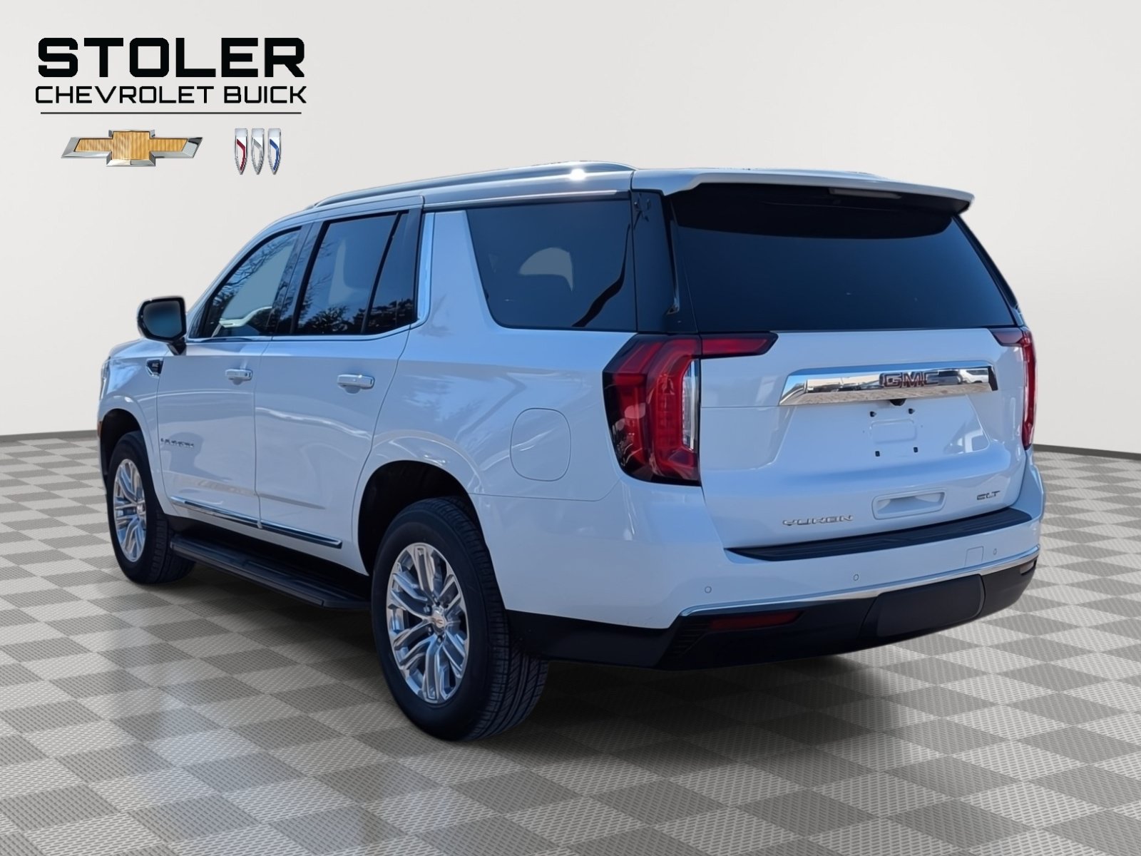 Used 2024 GMC Yukon SLT AWD/4WD image 3