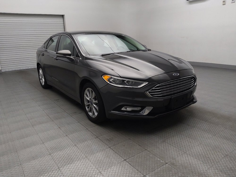 Used 2017 Ford Fusion SE FWD image 13