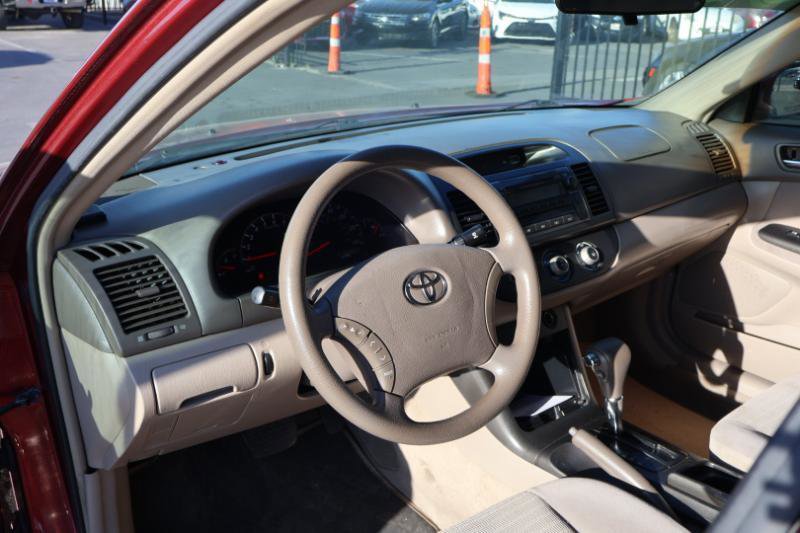 Used 2005 Toyota Camry LE image 15