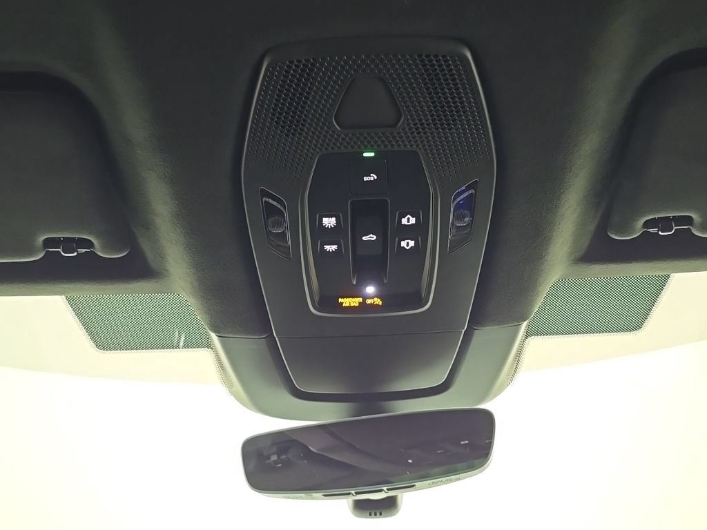 Certified 2025 Porsche Macan Turbo Electric AWD/4WD image 26
