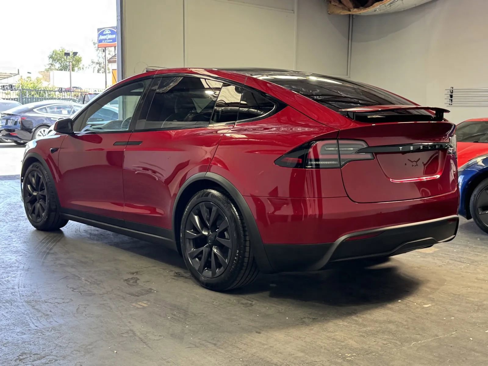 Used 2025 Tesla Model X image 2