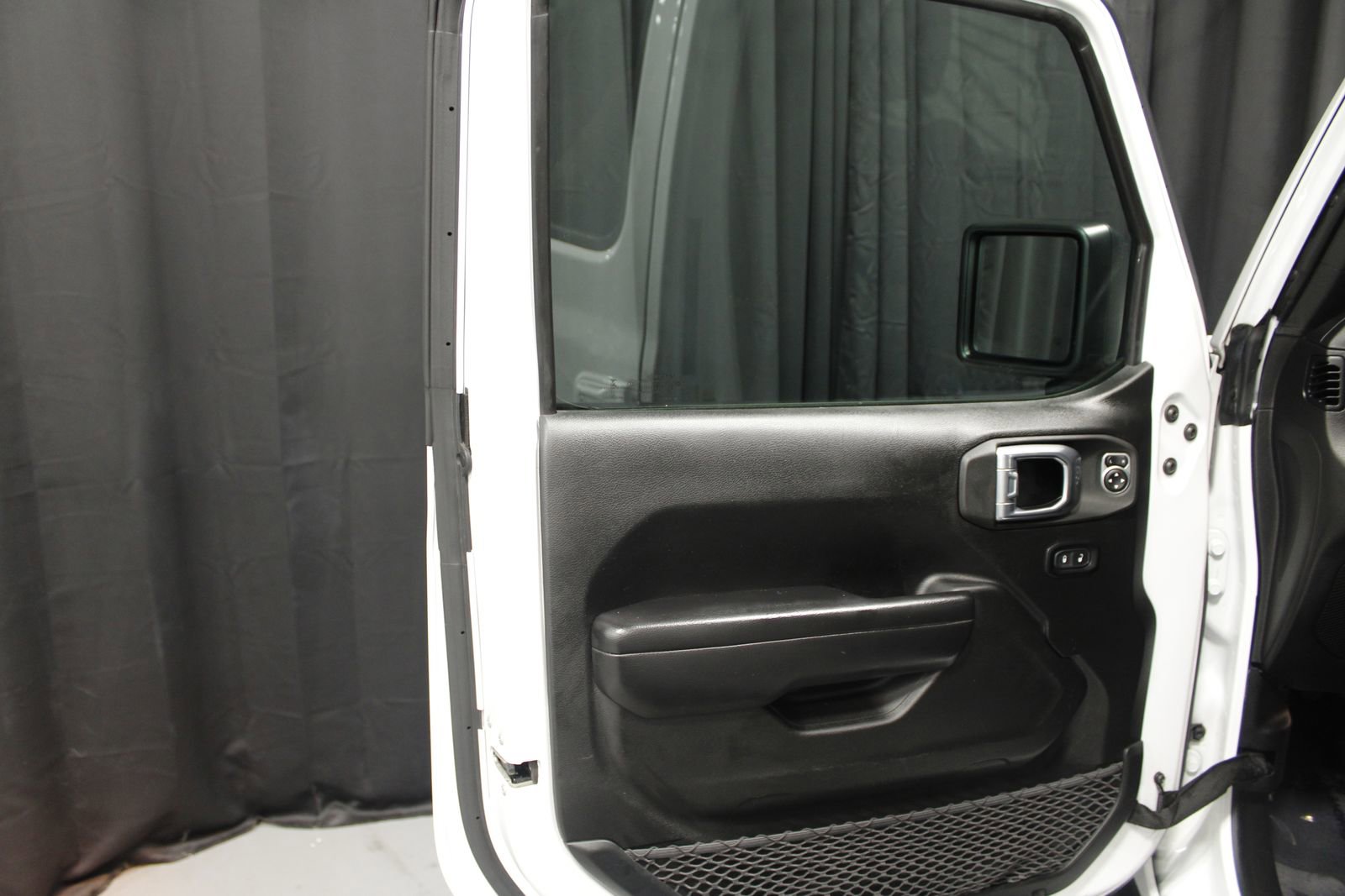 Used 2021 Jeep Wrangler Unlimited Rubicon image 25