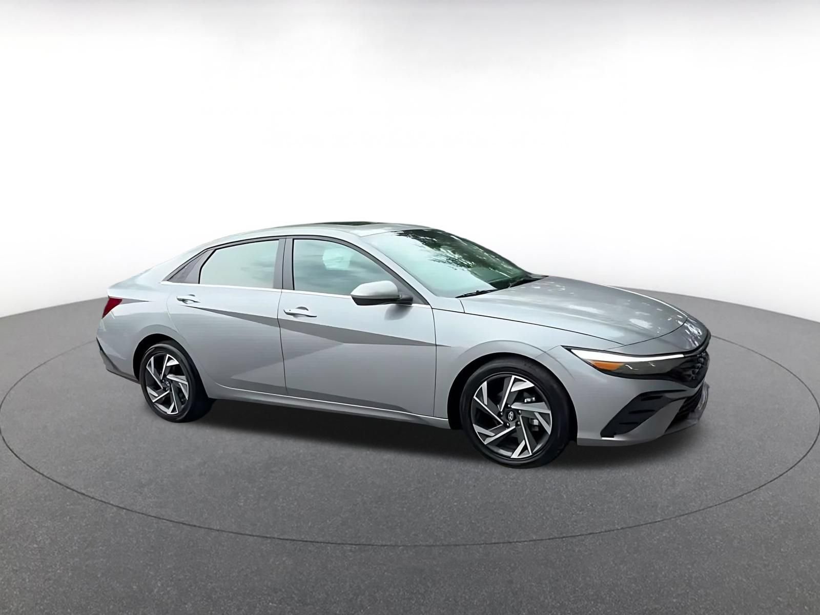 Used 2025 Hyundai Elantra SEL FWD video 2
