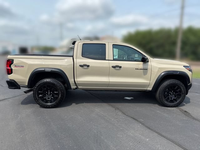 Used 2024 Chevrolet Colorado Trail Boss w/ Technology Package AWD/4WD image 6