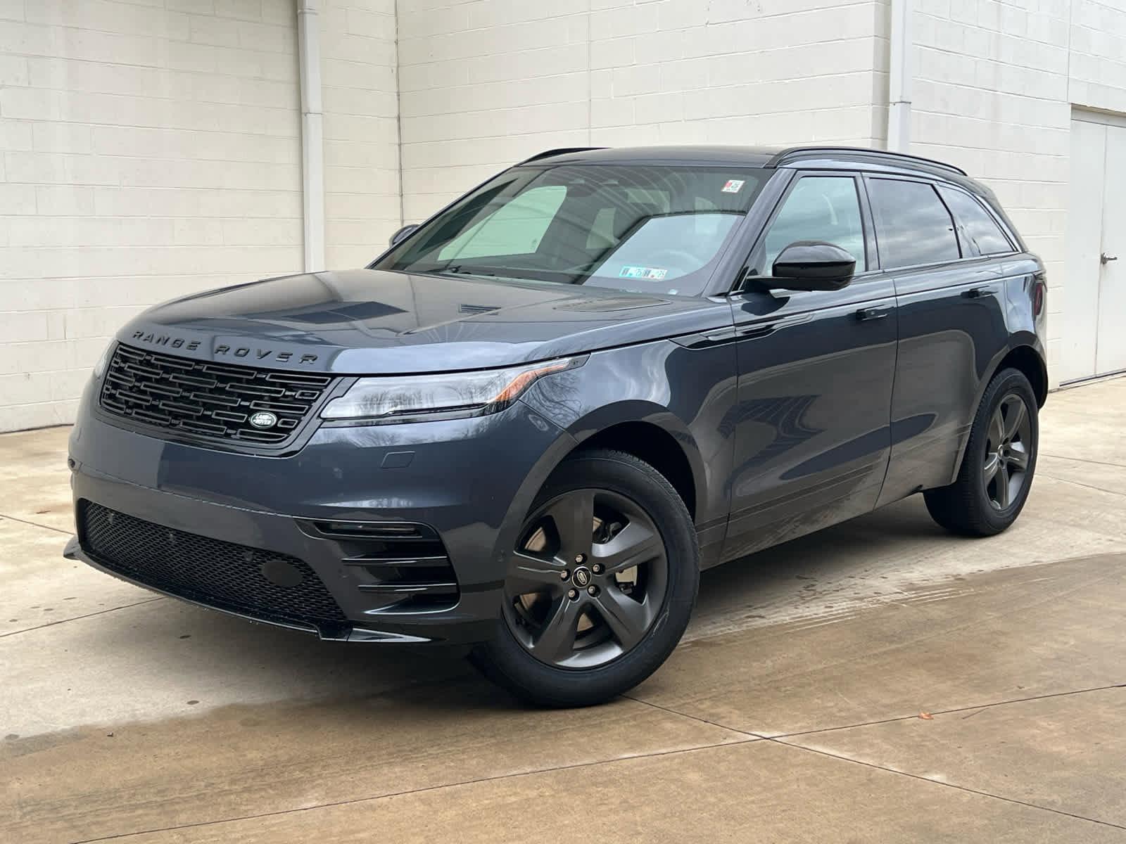 Used 2025 Land Rover Range Rover Velar Dynamic SE
