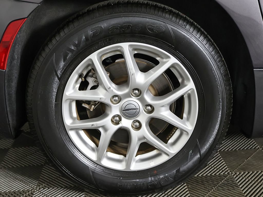 Used 2023 Chrysler Pacifica Touring-L FWD image 23