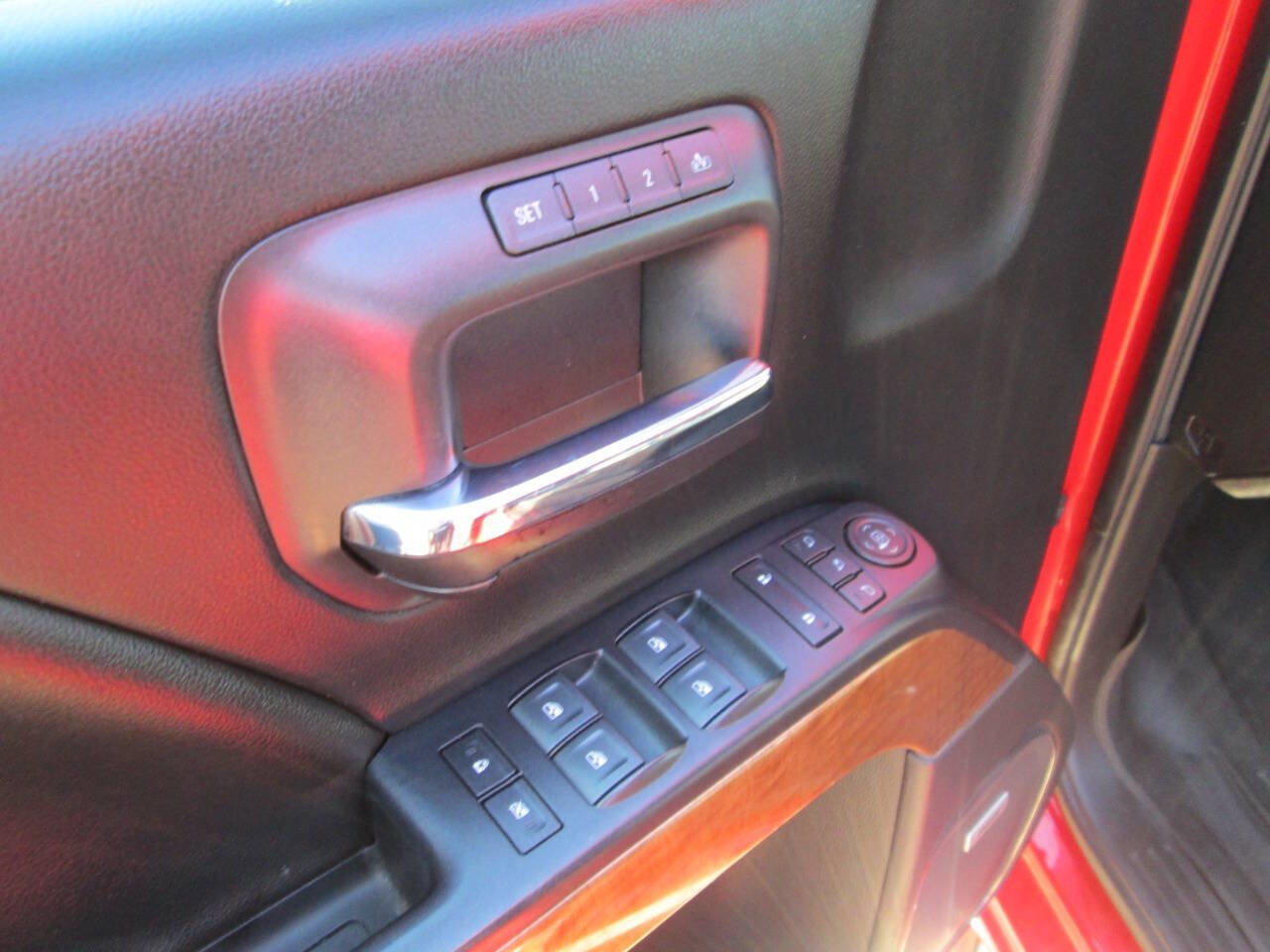 Used 2018 Chevrolet Silverado 1500 LTZ w/ Texas Edition image 26