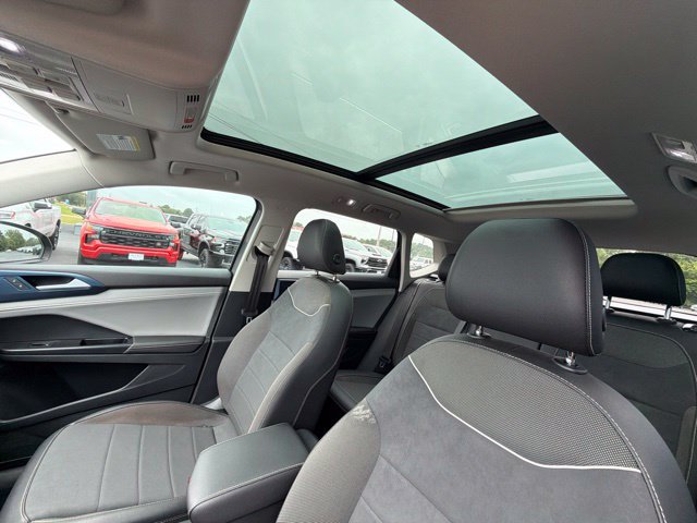 Used 2024 Volkswagen Taos SE FWD image 25