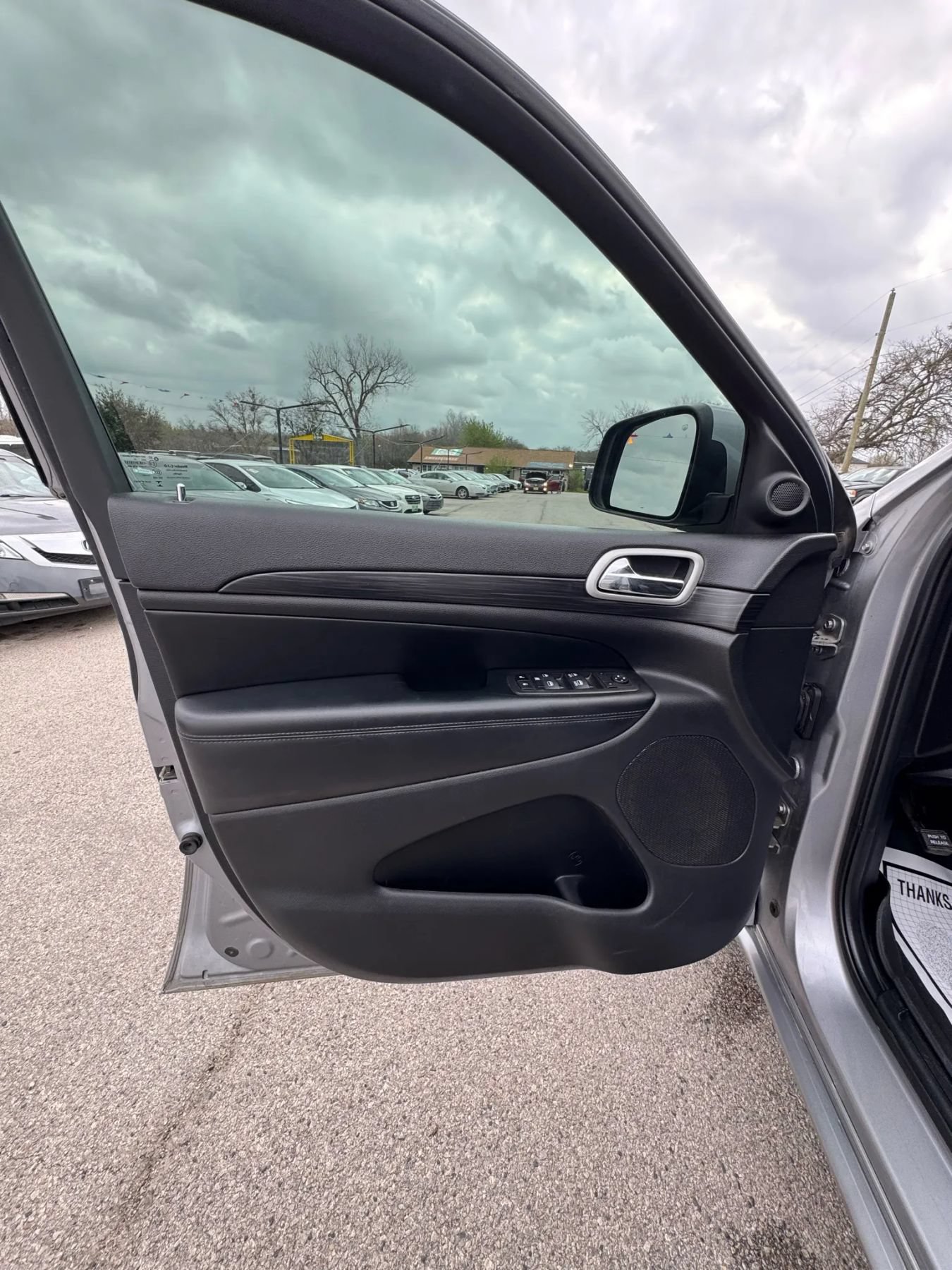 Used 2021 Jeep Grand Cherokee Laredo X AWD/4WD image 12