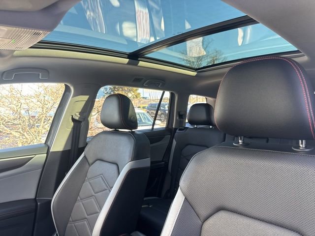 Certified 2025 Volkswagen Atlas Peak Edition SE image 12