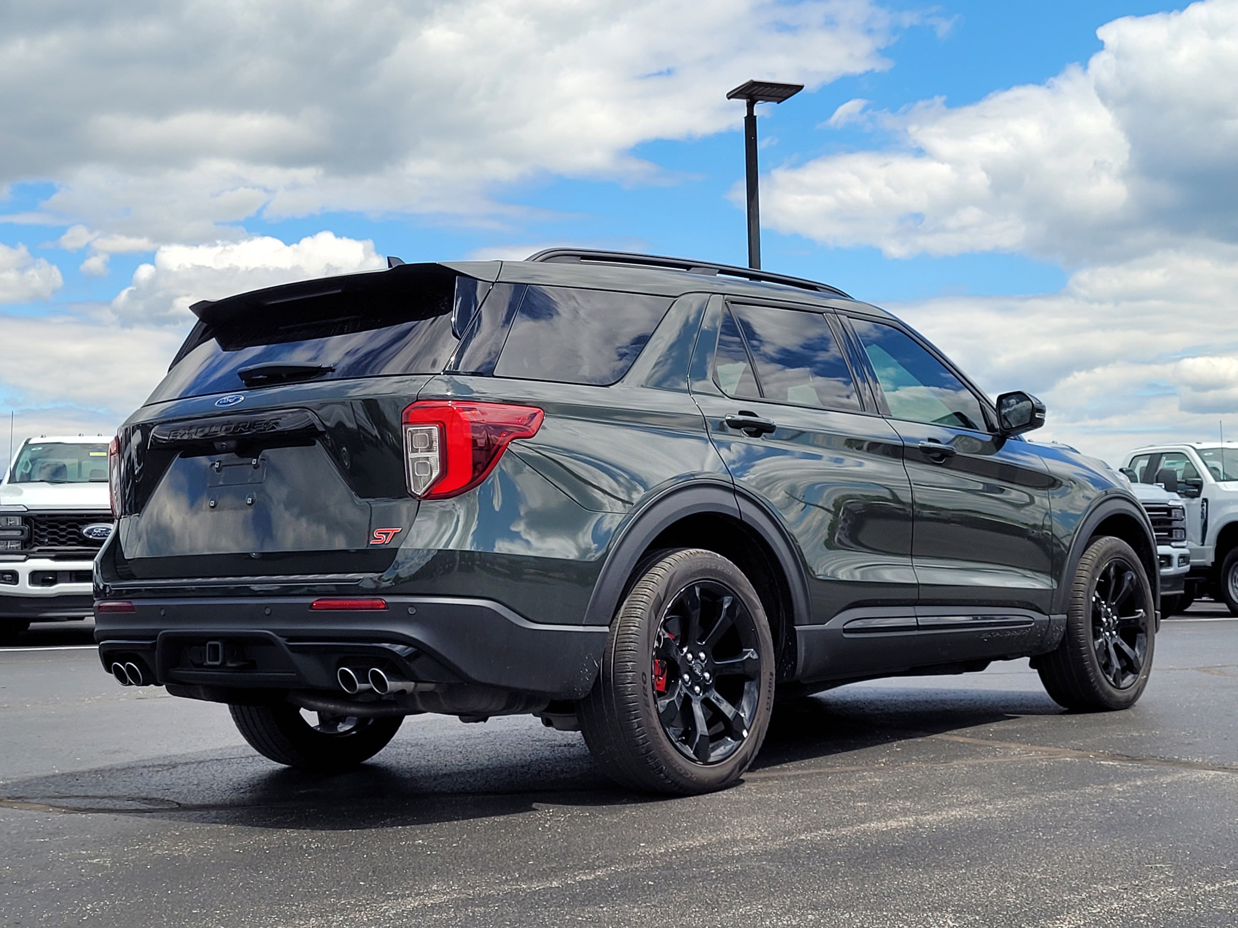 Used 2023 Ford Explorer ST w/ Equipment Group 401A AWD/4WD image 4