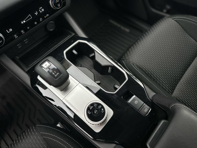 Used 2025 Mitsubishi Outlander ES FWD image 22