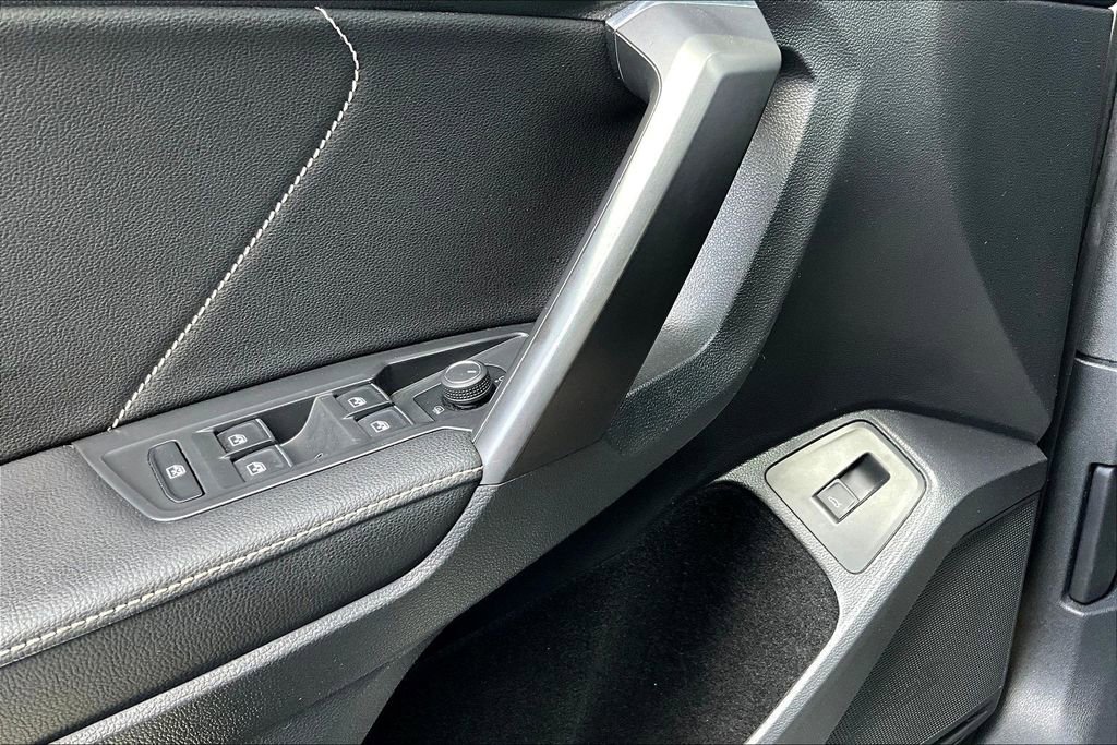 Used 2022 Volkswagen Tiguan SE R-Line image 16