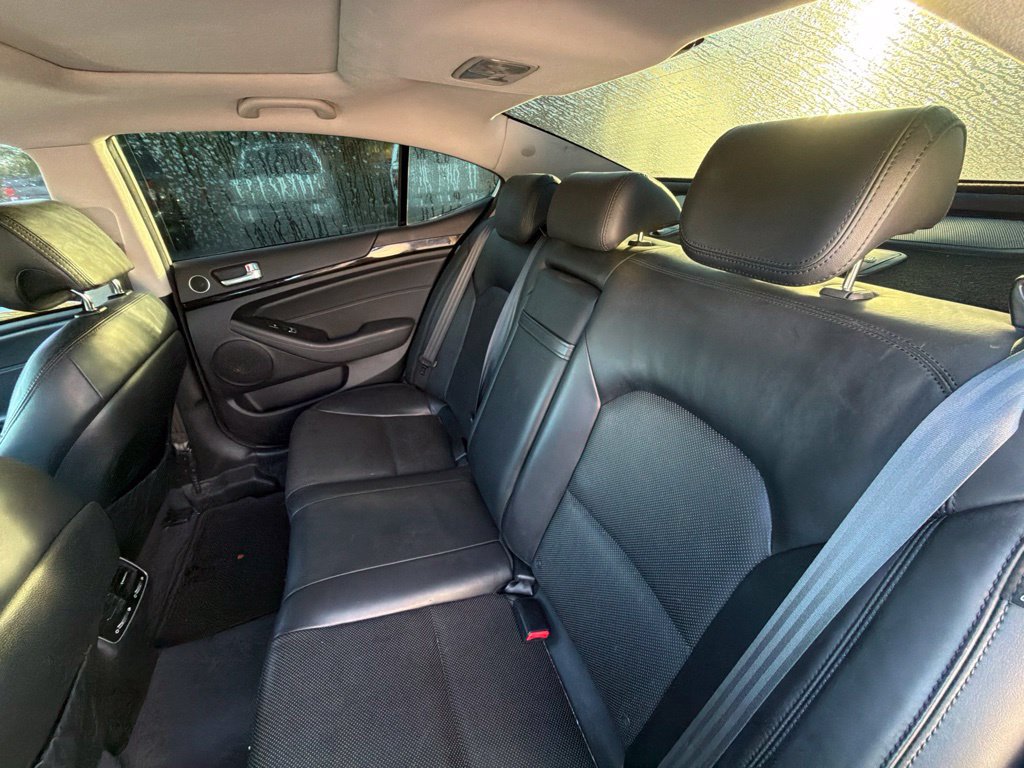 Used 2014 Kia Cadenza Premium w/ Technology Package FWD image 13