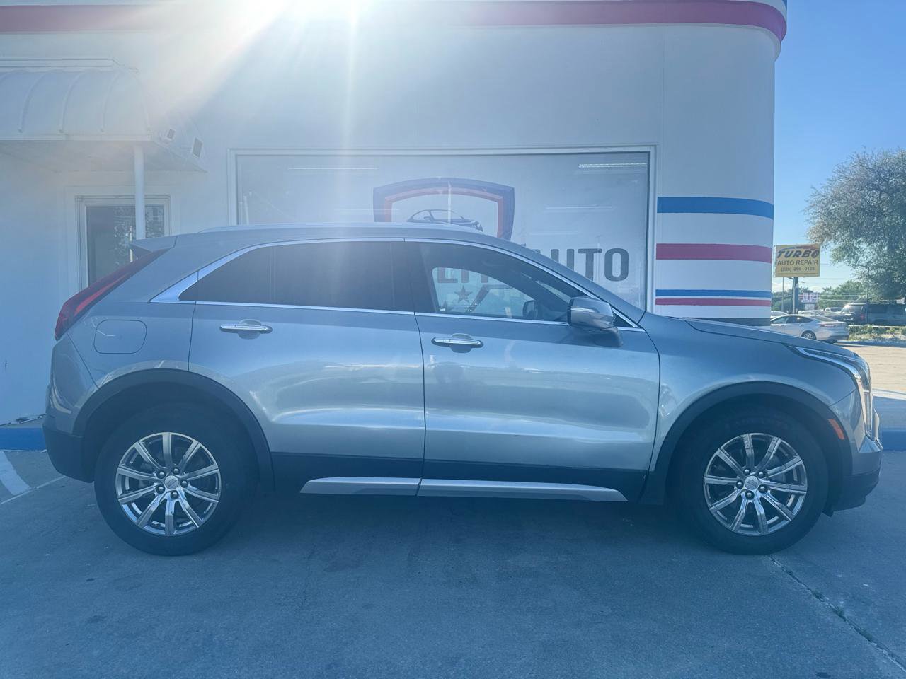 Used 2023 Cadillac XT4 Premium Luxury image 20