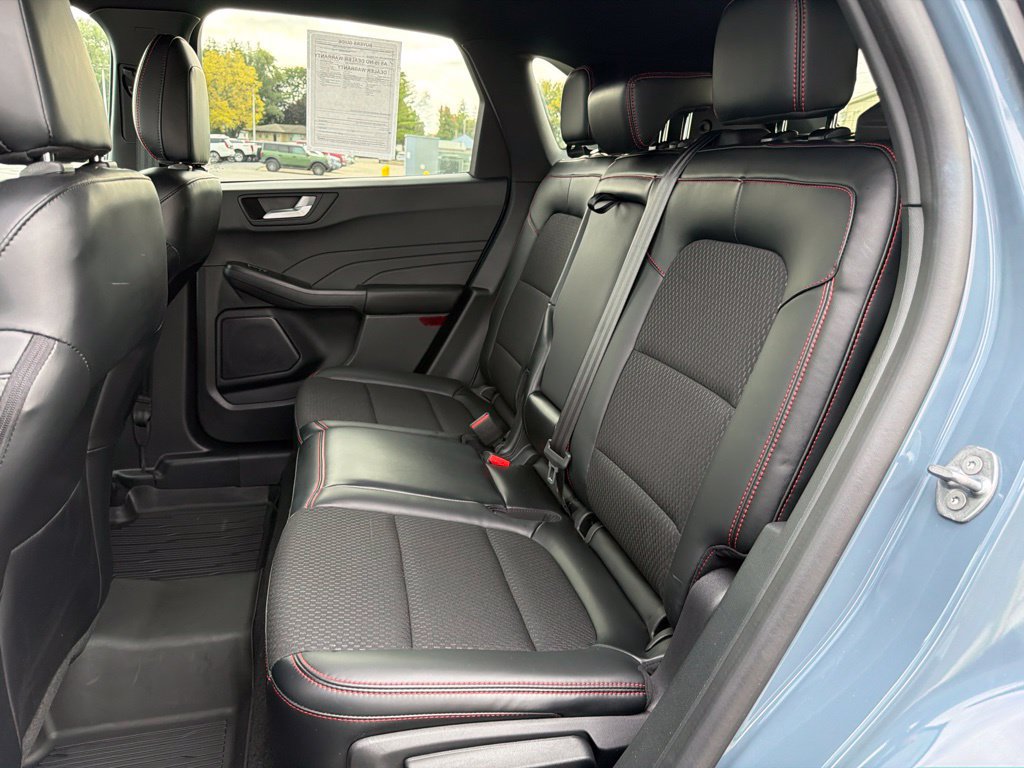 Used 2025 Ford Escape ST-Line w/ Tech Pack #1 AWD/4WD image 14